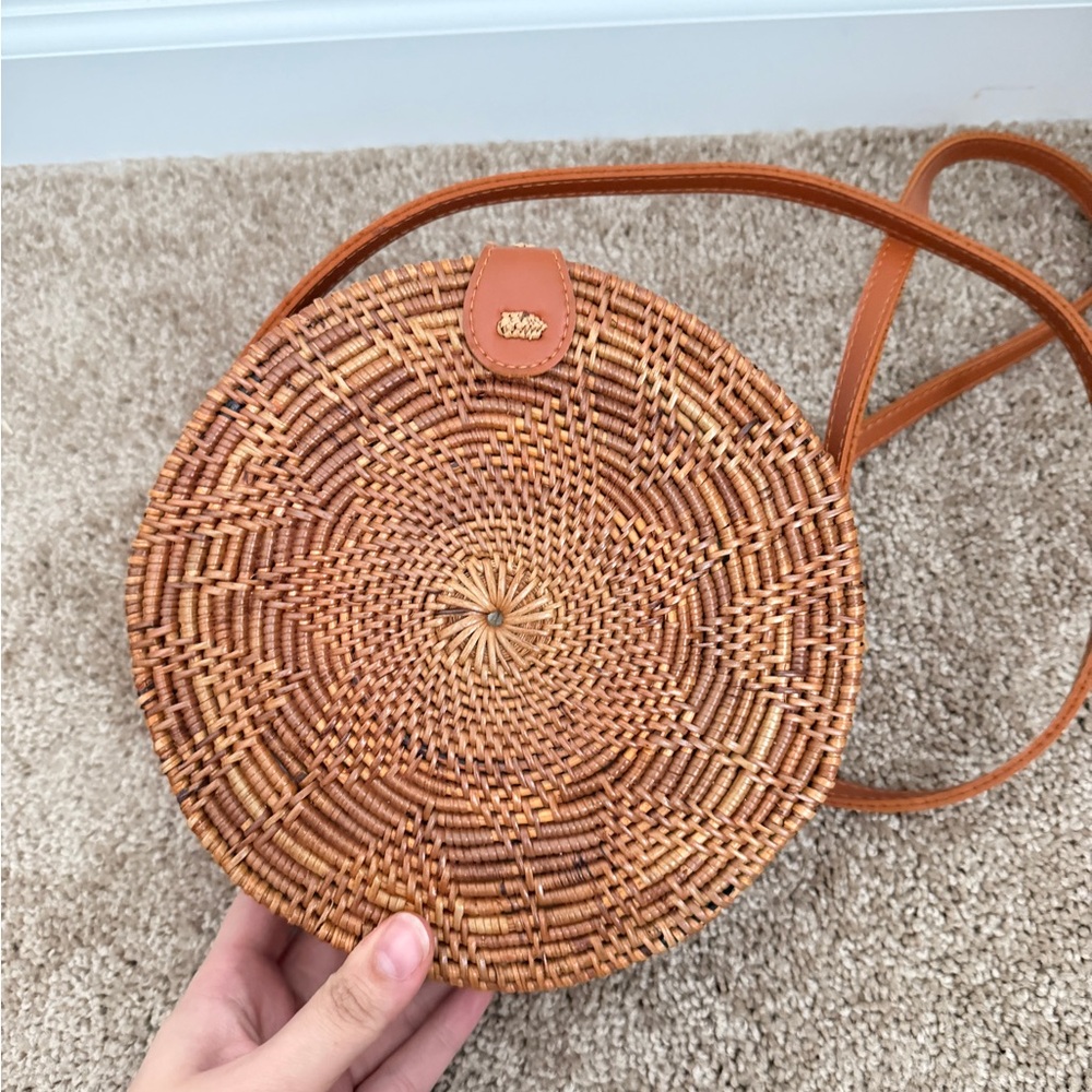 Round Woven Crossbody Bag in Tan